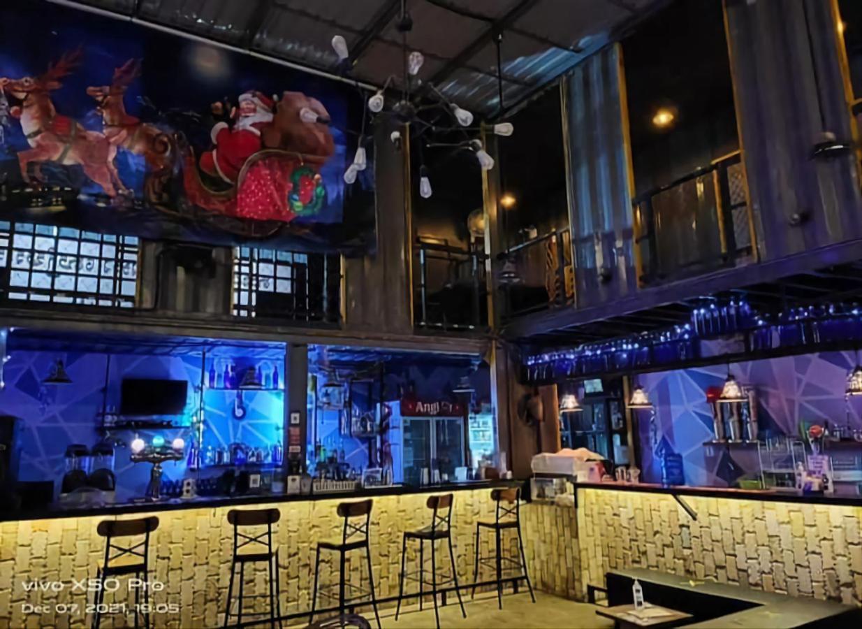 Revolution Siem Reap Exterior photo