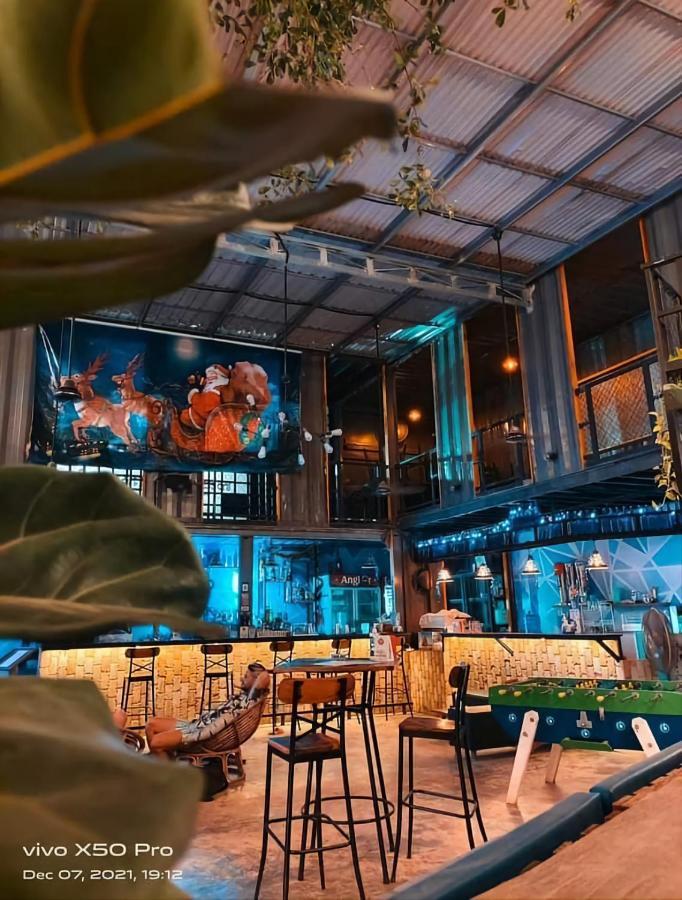Revolution Siem Reap Exterior photo