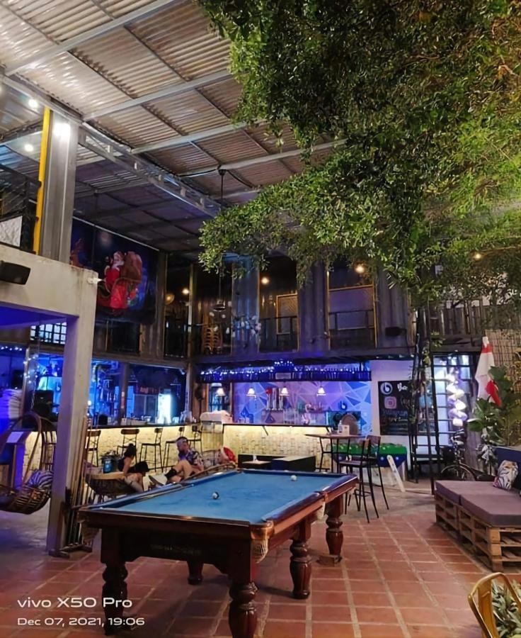 Revolution Siem Reap Exterior photo